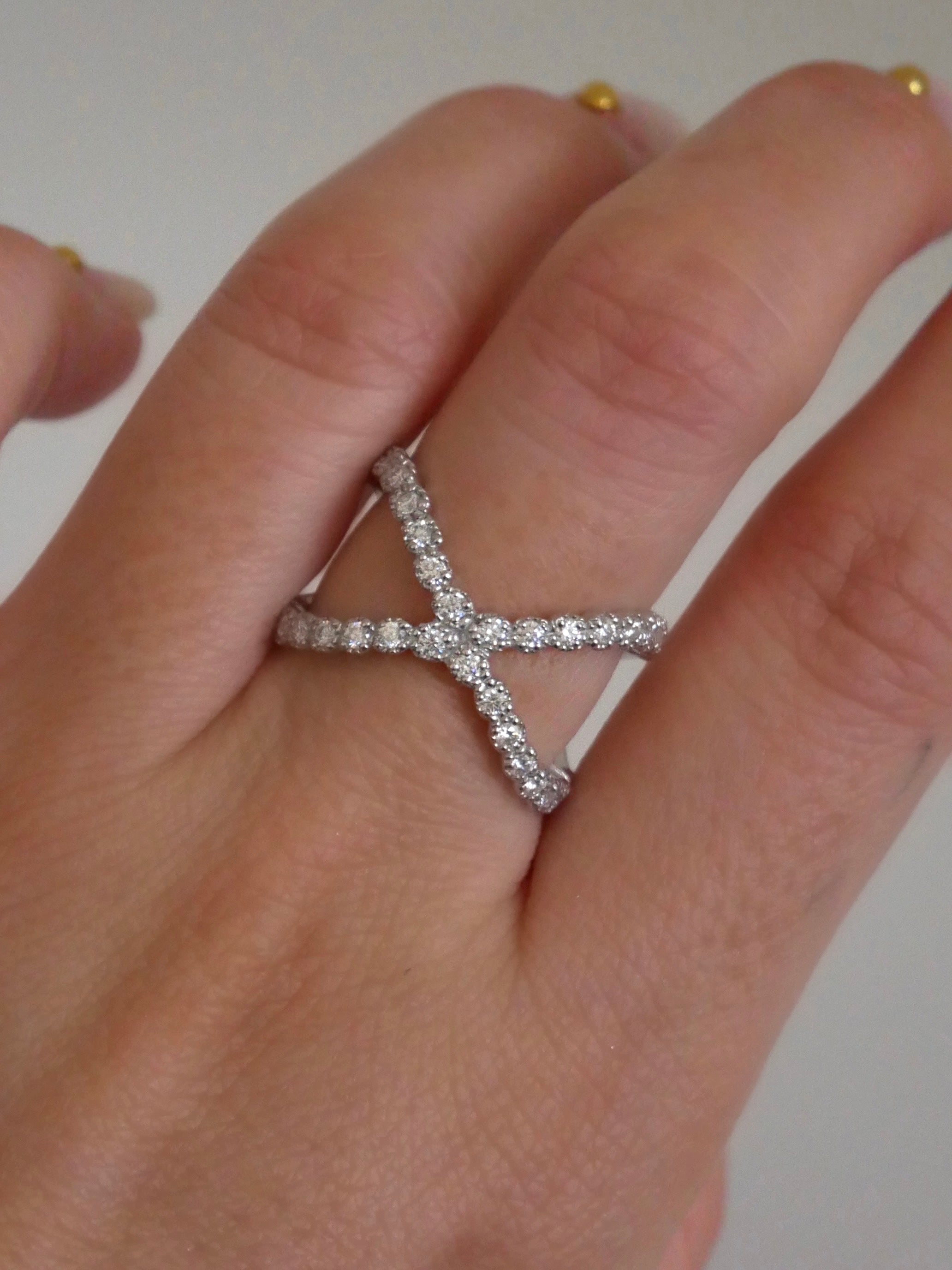 クロスリング32 (モアサナイト)