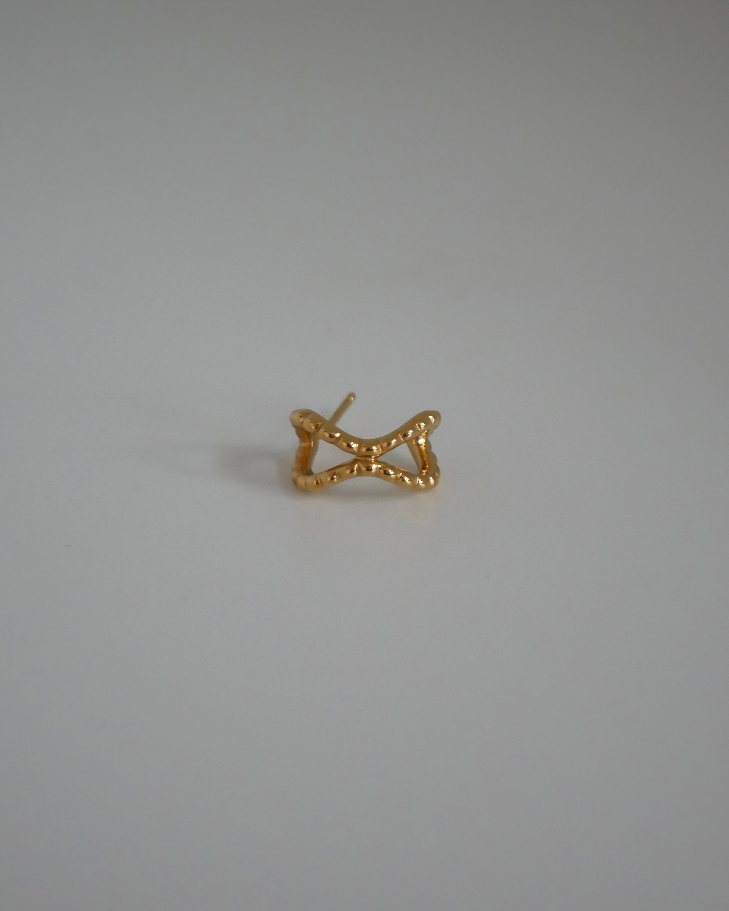 クロス8ピアス