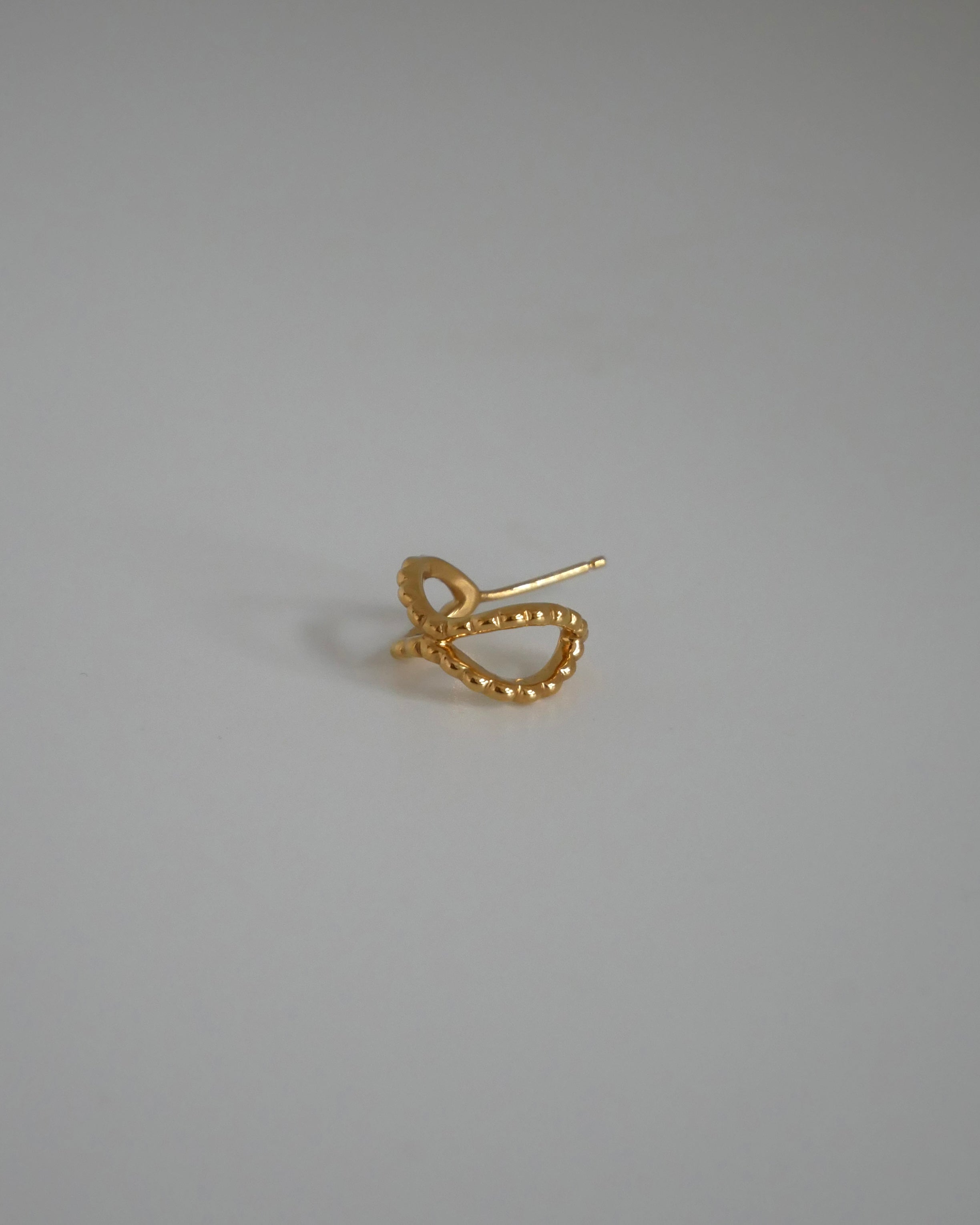 クロス8ピアス